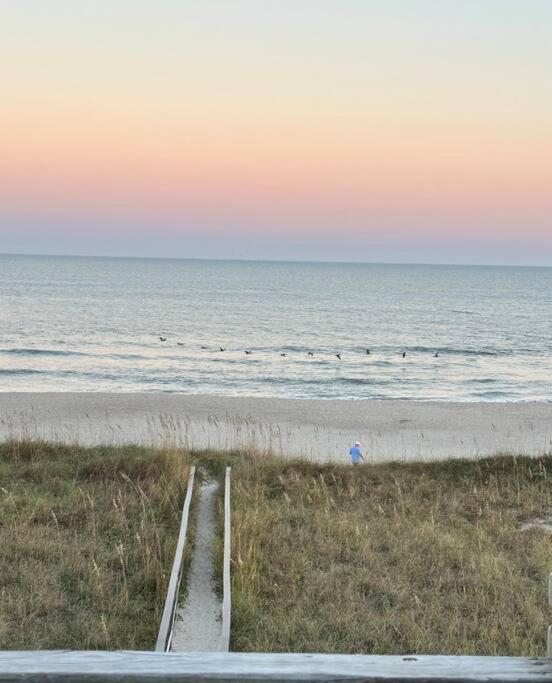 Living The Dream On The Beach! Carolina Beach Eksteriør billede